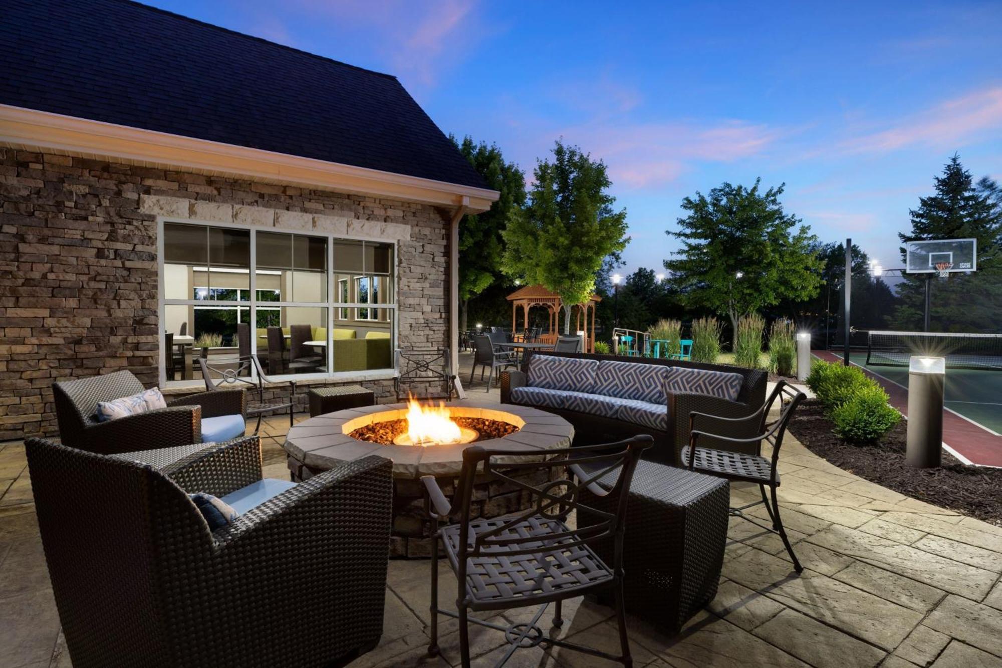 ווסט דה מוין Residence Inn Des Moines West At Jordan Creek Town Center מראה חיצוני תמונה