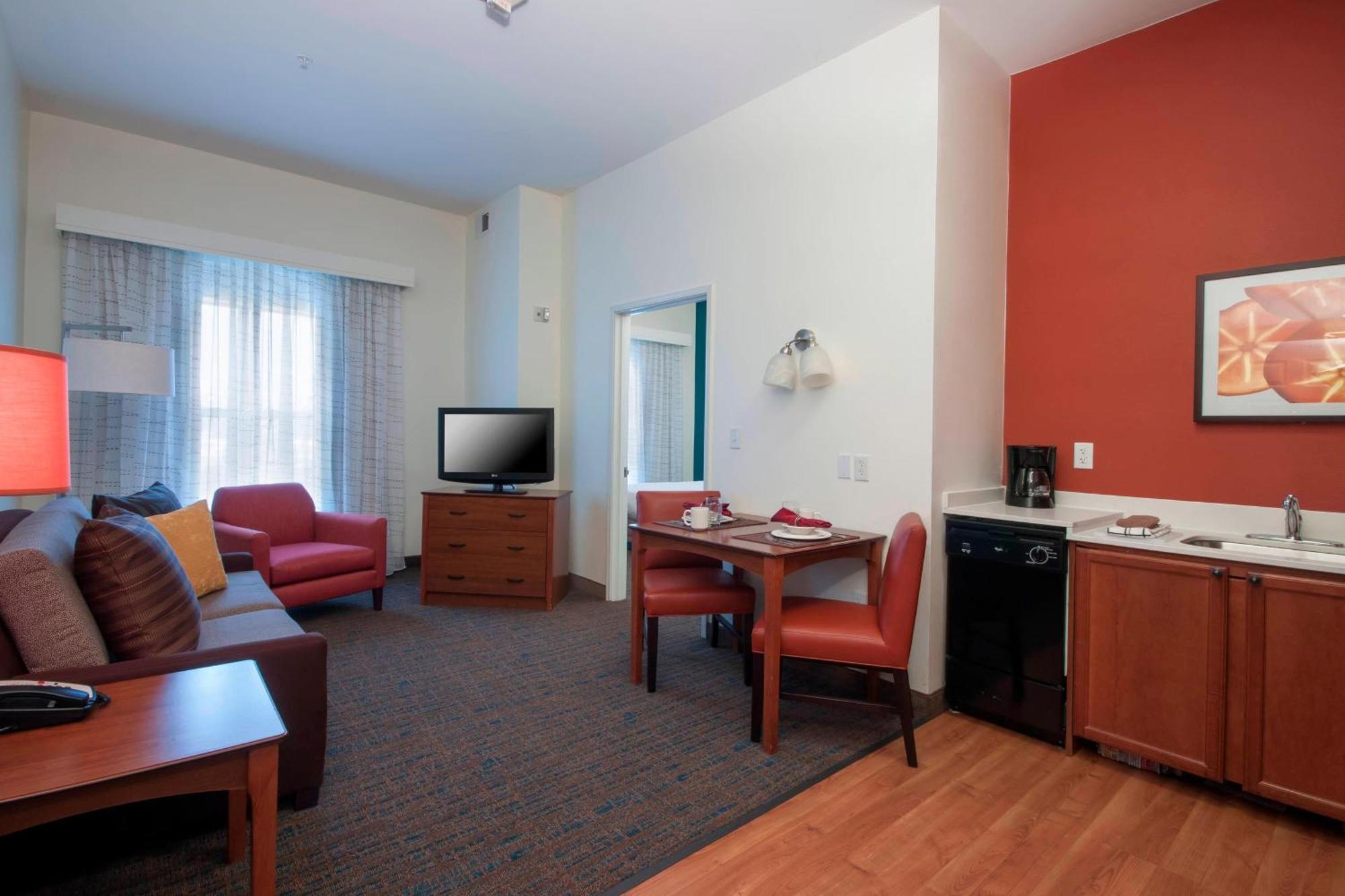 ווסט דה מוין Residence Inn Des Moines West At Jordan Creek Town Center מראה חיצוני תמונה
