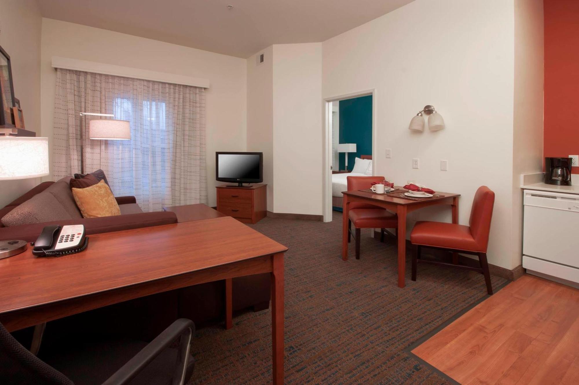 ווסט דה מוין Residence Inn Des Moines West At Jordan Creek Town Center מראה חיצוני תמונה