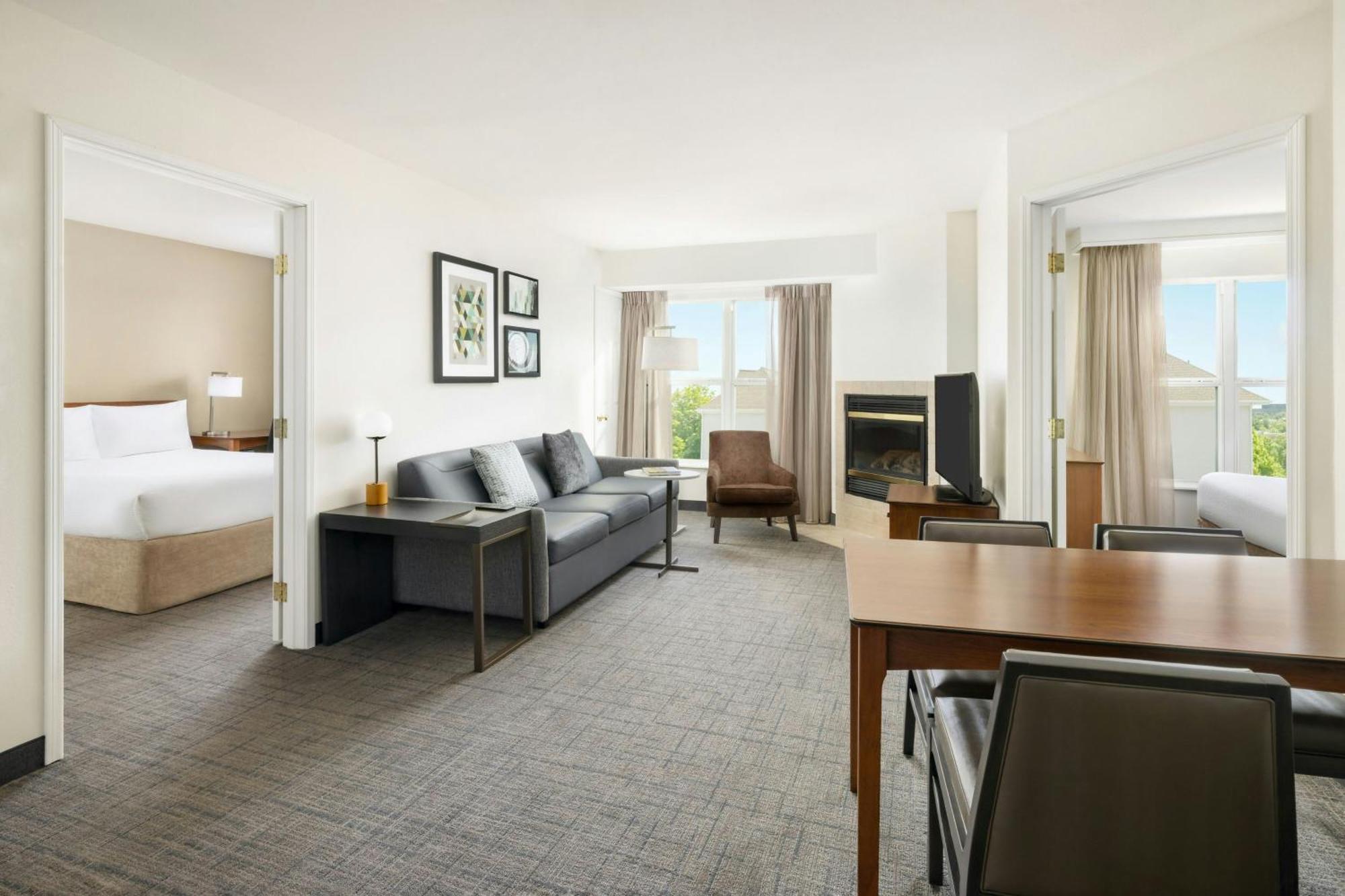 ווסט דה מוין Residence Inn Des Moines West At Jordan Creek Town Center מראה חיצוני תמונה