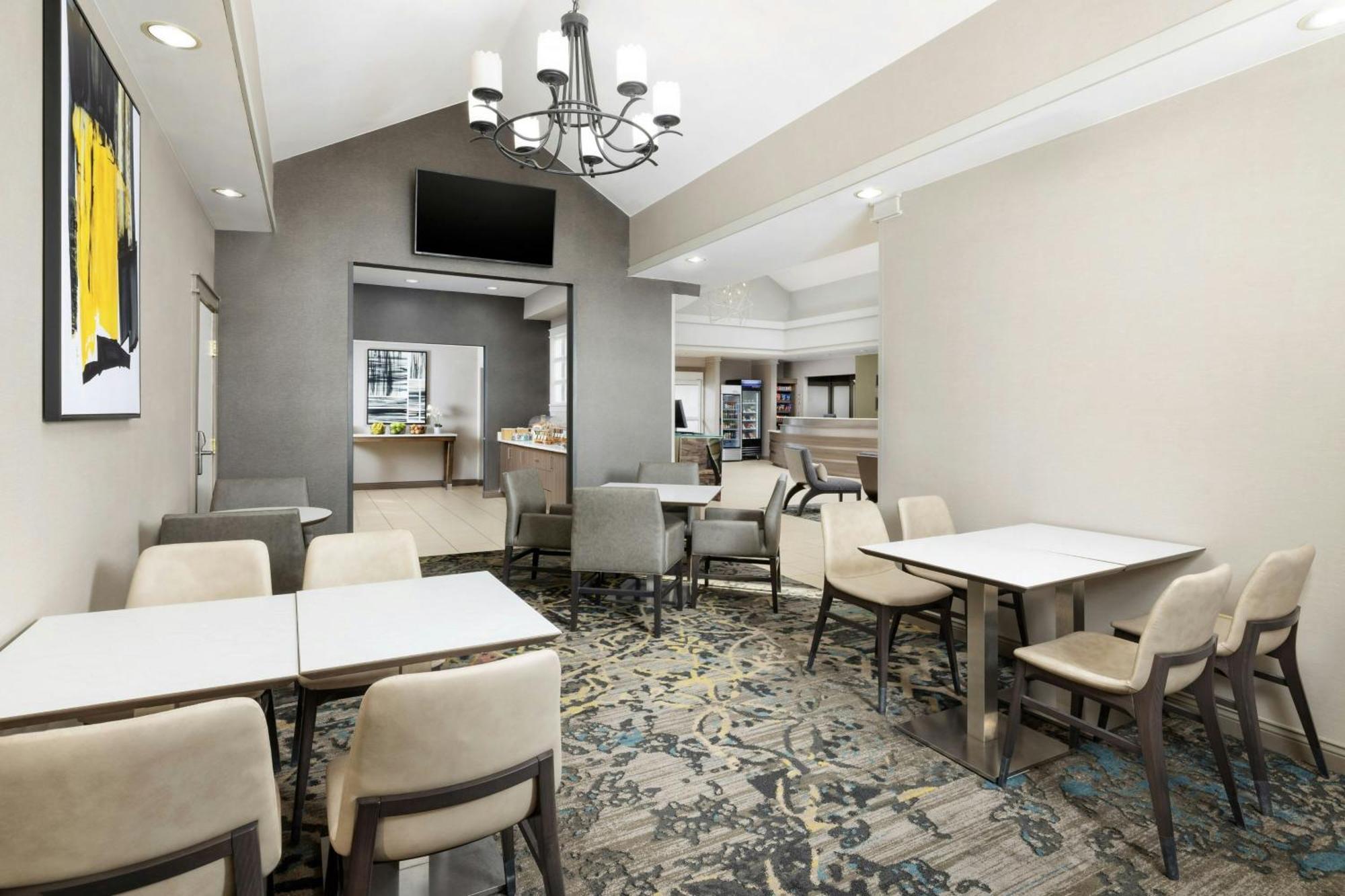 ווסט דה מוין Residence Inn Des Moines West At Jordan Creek Town Center מראה חיצוני תמונה