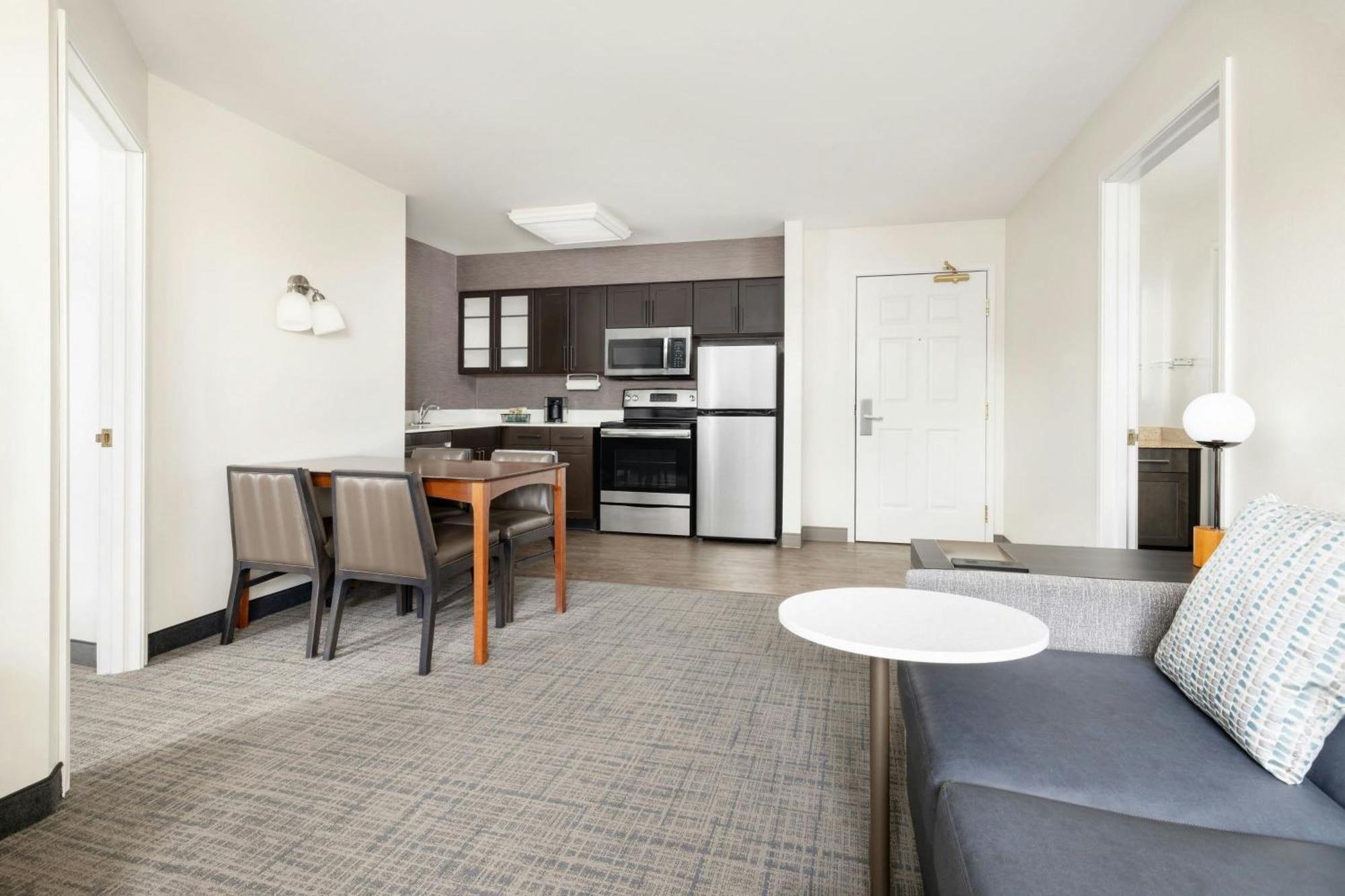 ווסט דה מוין Residence Inn Des Moines West At Jordan Creek Town Center מראה חיצוני תמונה